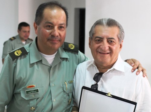 Jorge Oñate distinguido en los 124 años de la Policía Nacional (Valledupar, 2015)