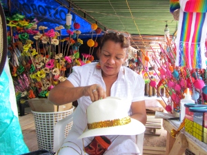 Belquis Rocha en la Feria artesanal del Festival Vallenato