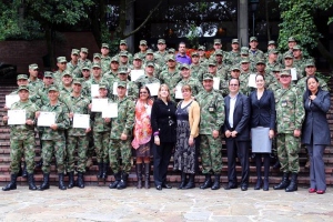 Fuerzas armadas junto con la ministra de Cultura / Foto: Pablo Emilio Castillo