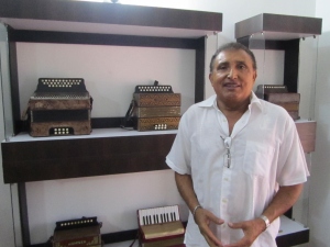Beto Murgas en el museo del acordeón 