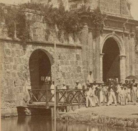 Murallas de Cartagena de Indias a finales del siglo XIX / Foto: archivo histórico de Cartagena Murallas de Cartagena de Indias a finales del siglo XIX / Foto: archivo histórico de Cartagena