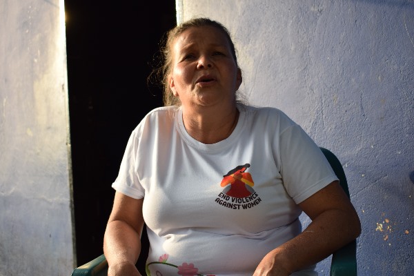 Magie Vergel canta una de las canciones de su autoría / Foto: Alex Gutiérrez Magie Vergel canta una de las canciones de su autoría / Foto: Alex Gutiérrez