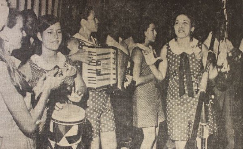 Las mujeres en tarima