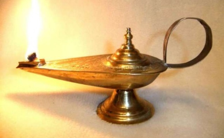 ¿Cómo se iluminaban los hogares con lámparas y velas?