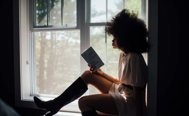 Cinco libros que toda mujer debe leer