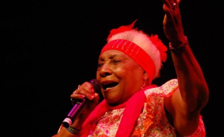 Petrona Martínez, las penas que nunca fueron tristes