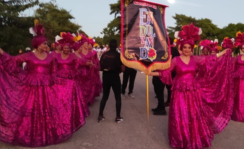 Endulzando el carnaval con la fuerza de las mujeres