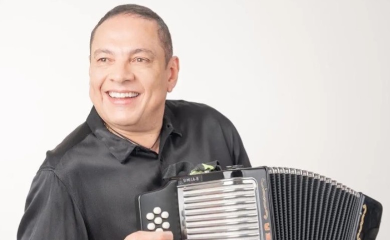 Gonzalo “El Cocha” Molina sigue con la nota gruesa y comida suave
