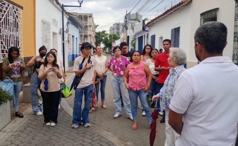 Recorrido por los callejones dèl centro histórico de Valledupar.