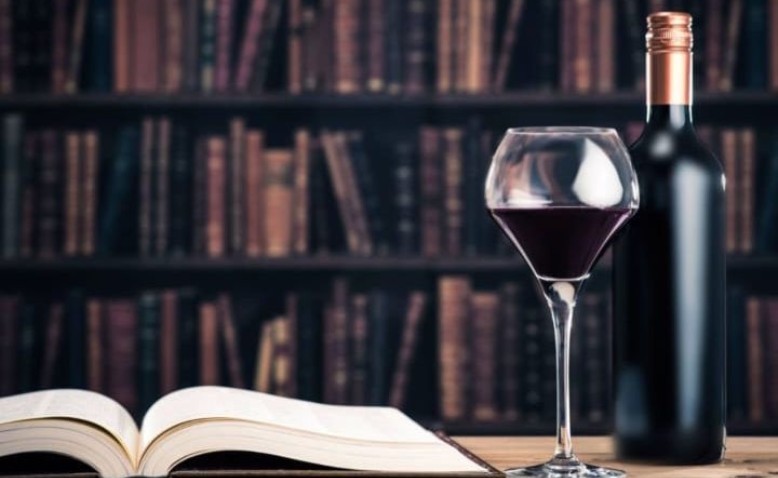 La Trilogía de la Inspiración: explorando la conexión entre el vino, la literatura y el cine