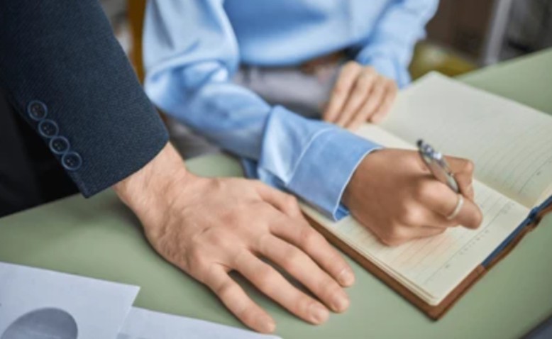 El silencio también encubre: el acoso es un delito, no una opinión