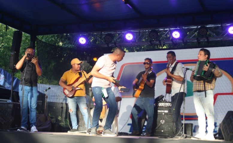 Cuando la música apoya a un río