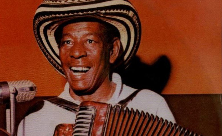 ¡Ese negro sí toca! ¡Ese sí come nota!